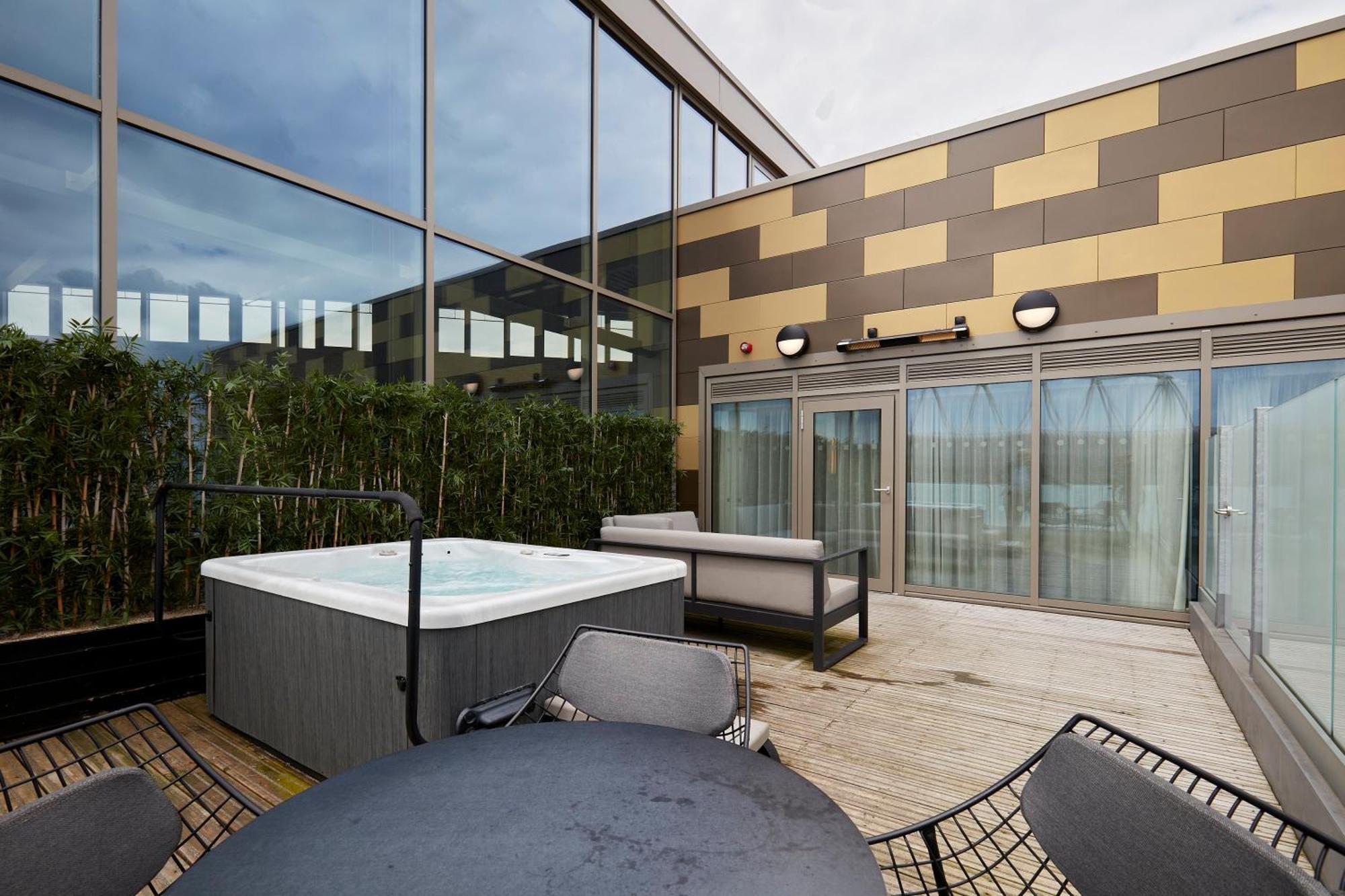 Voco Leicester By Ihg Esterno foto